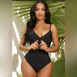 Fashion Nova Hermosa Beach Dreams One Piece Black Swimsuit Monokini Size M NWOT